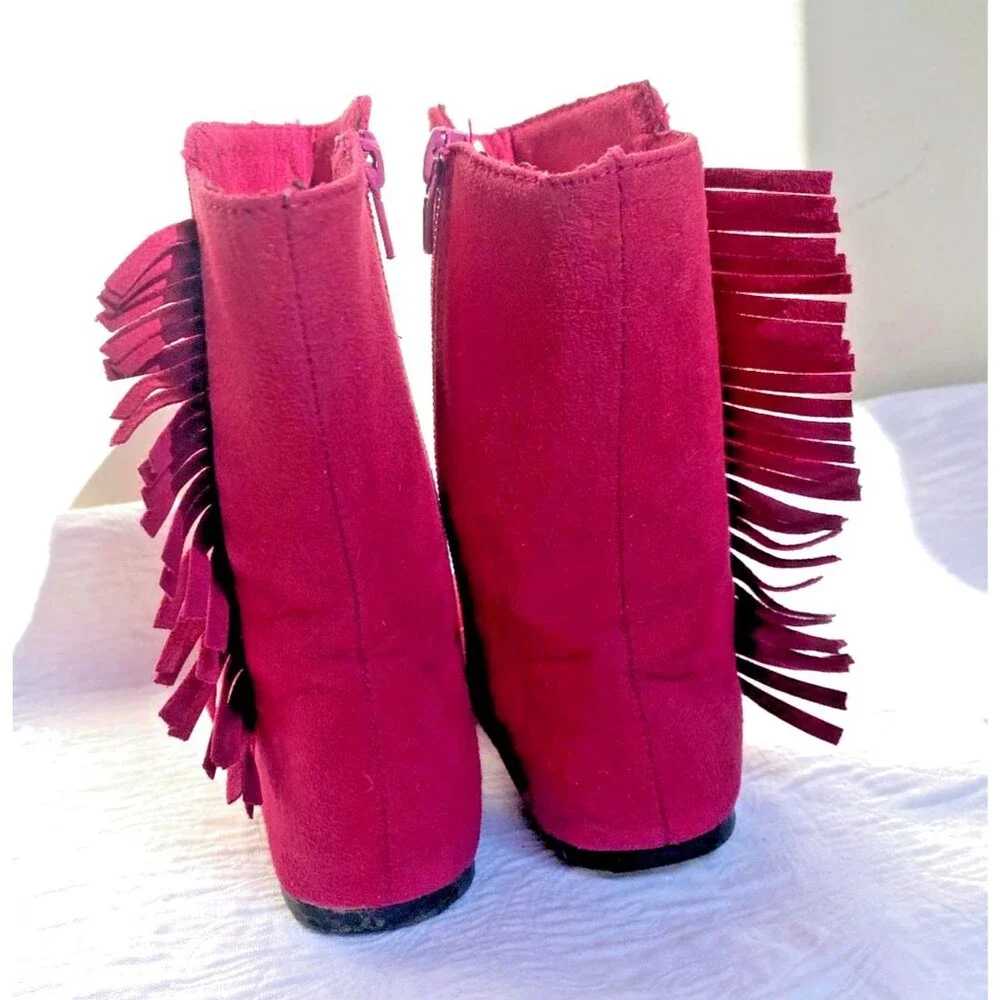 Toddler Girl's Hot Pink Fringe Boots Soft Suede Flat Zipper Pull-On -Size 7/8 T